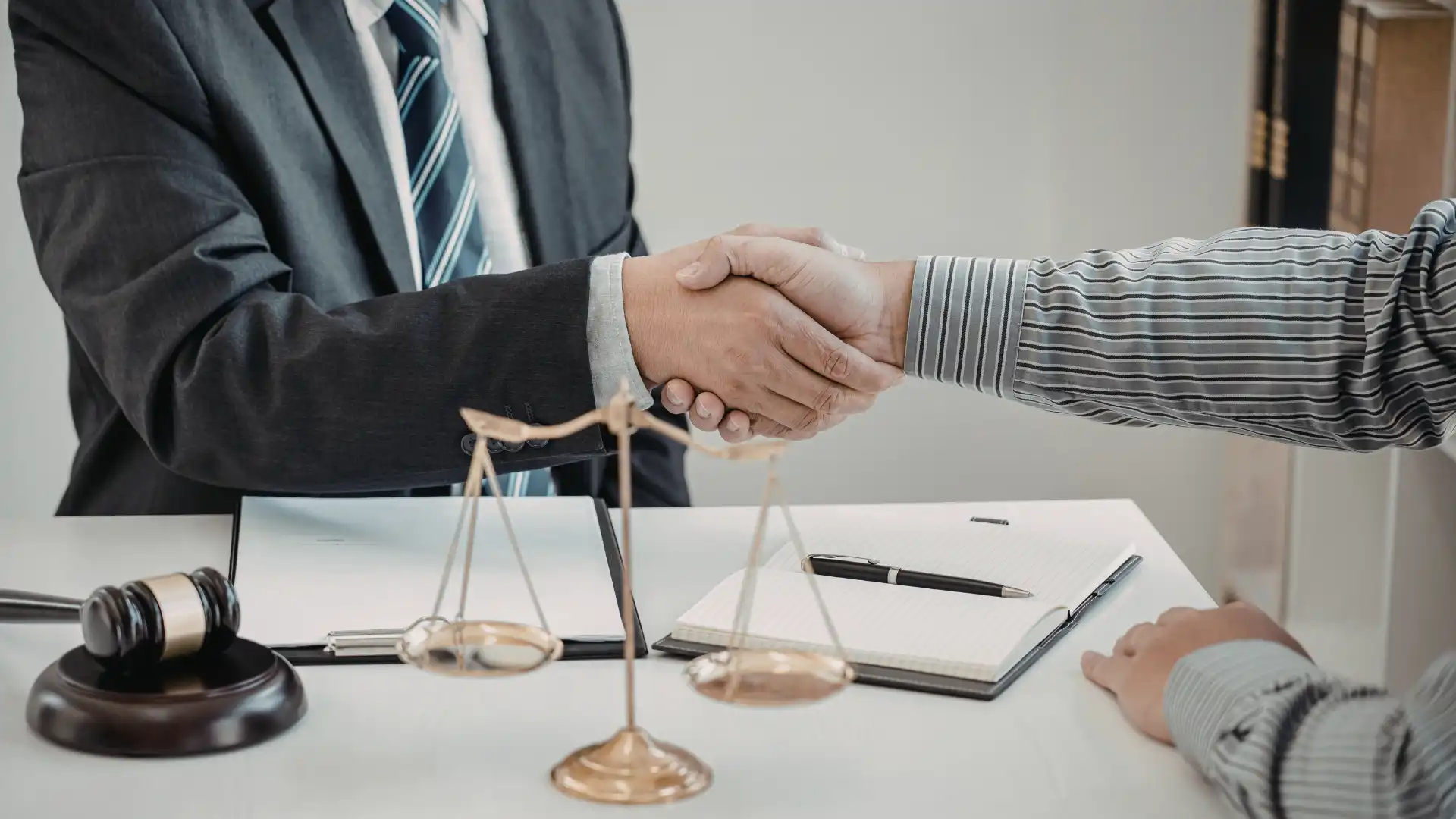 Landlord and tenant solicitors UK handling commercial lease matters