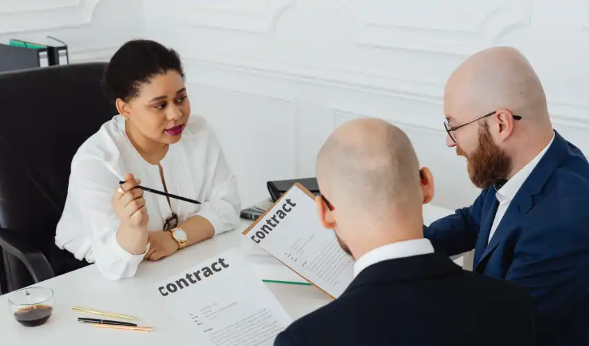 lease dispute resolution solicitors advising landlord and tenant